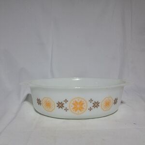 Vintage‎ Pyrex 2 1/2 Qt Casserole Dish - Town And Country